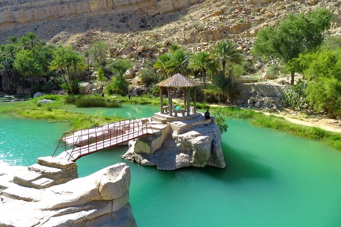 2 Day Private Trip to Two Oasis with Overnight Desert Camping - Qalhat ruins and Sur dhow shipyards before the dunes