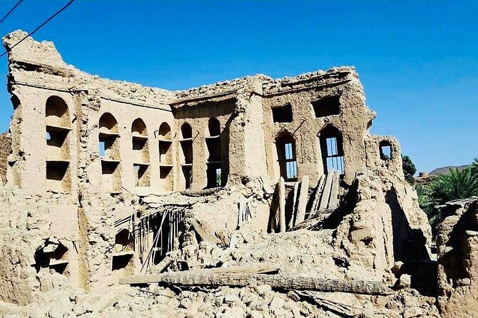 2 days and 1 night Private tour to Jebel Shams/Nizwa - Muscat - Day 2: Bahla Fort UNESCO stop and Jabreen Castle’s learning rooms