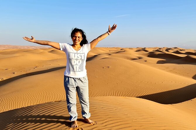 2 Days and 1 Night Private Wahiba Sands Desert Tour - Desert camp night: dinner, campfire time, and Bedouin family contact