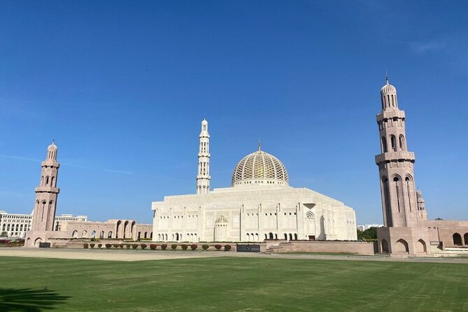 4-Hour Muscat City Tour Afternoon Till Evening - Sultan Qaboos Grand Mosque: big scale, best photo angles, outside viewing