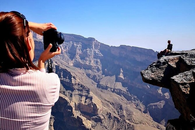 5-Days Private Oman Tour from Muscat - Day 5: Wadi Ghul Grand Canyon views, Bahla Fort, and Jabreen Castle interiors
