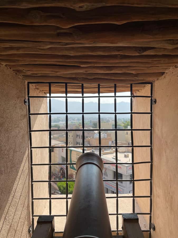AMOUAGE: Full Day Private Trip to Nizwa and Al Jabal Akhdar - Nizwa Souq: Dates, Trading, and the Morning Rhythm
