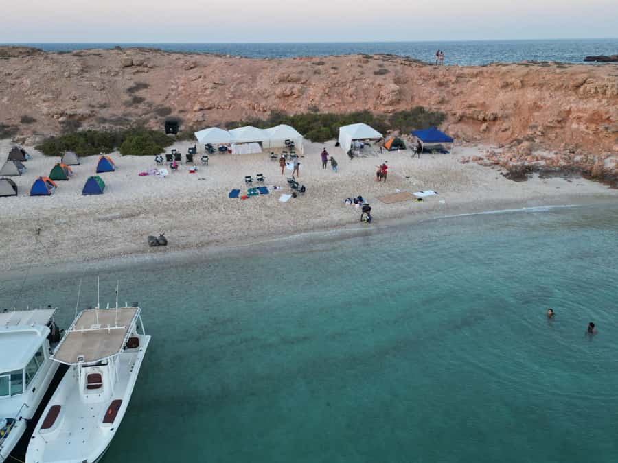 Camping to the Daymaniyat Islands with an overnight stay - Food and Drinking: Breakfast, Buffet Lunch, and BBQ Dinner Done for You