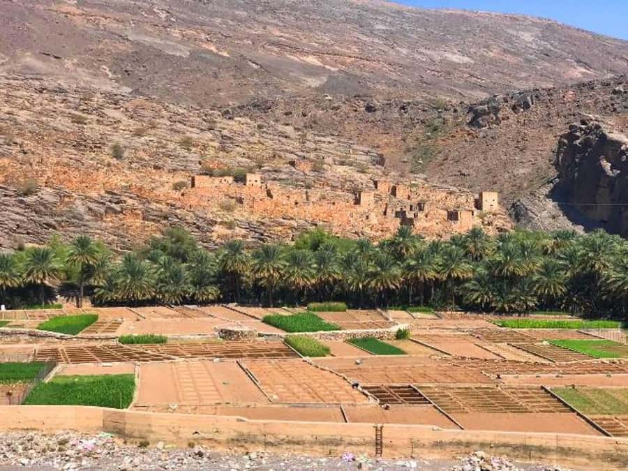 Day Trip to Jabal Shams, Wadi Nakhar, Misfat Al Abriyeen - Wadi Ghul: a 10-minute photo stop with a 2,000-year story