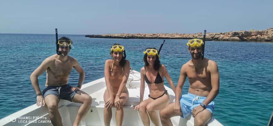 Daymaniyat Island: Snorkelling Tour with Tasty Lunch - Snack Lunch on a Boat: Food That Keeps the Day Easy