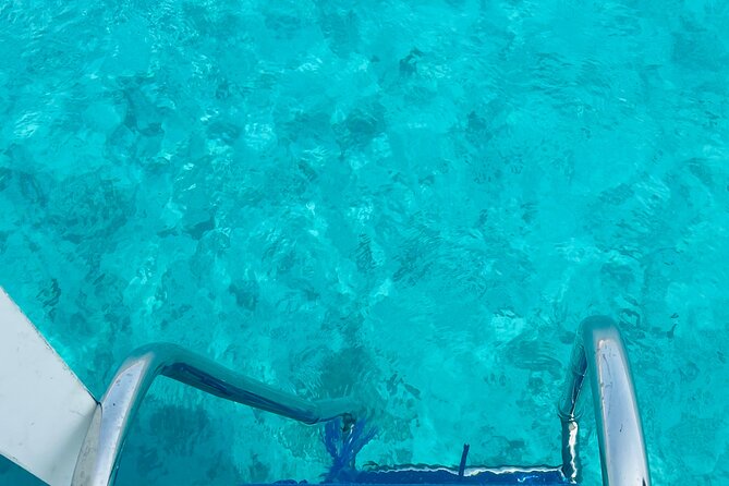 Daymaniyat Islands Snorkeling 2 different snorkeling sites and Lunch included - What lunch on the boat really does for your energy