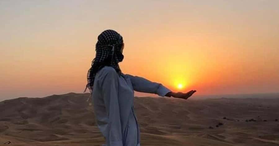 Desert Safari - Private 4WD car - The shows: belly dance plus Tanura and a fire-style finale