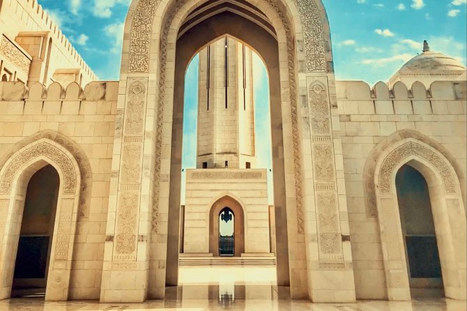 Discover Muscat: Group City Tour - Transportation and pacing: how the group tour feels in real time