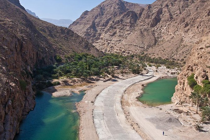 Discover the South and Wadi Shab from Muscat - Bimah Sinkhole: Half-Salted Water, Steps Down, and How Much Time You Actually Need
