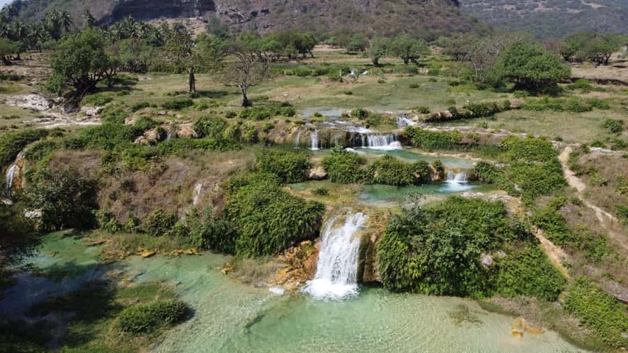 East Salalah Adventure: Nature, History, and Scenic Views - Taqa Plateau and Taqa Beach: The Coastal Finish Line