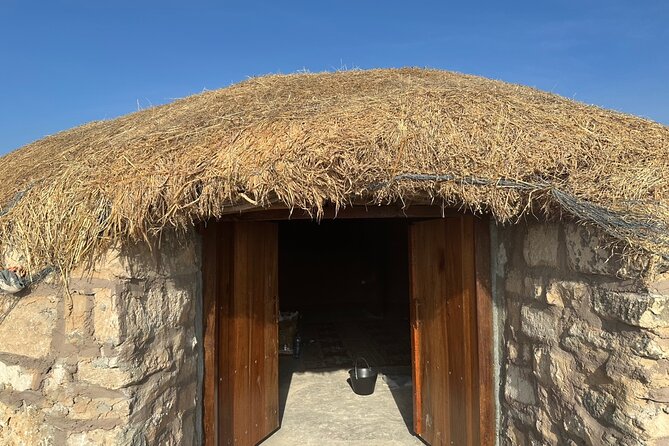 East Salalah tour Full day (private tour) - Teeq Cave and Tawi Ateer Sinkhole: birds, stalactites, and 210 meters of scale