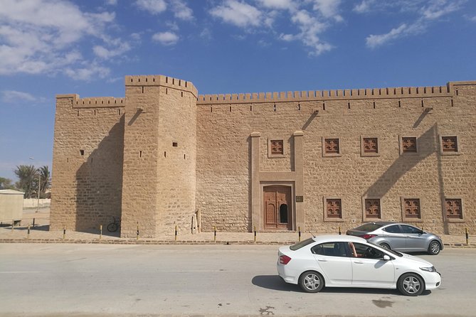 Enjoy a Full-Day Tour Uncovering East Salalah’s Hidden Gems - Stop 5: Tawi Attair sinkhole, the well of birds, and limestone depth