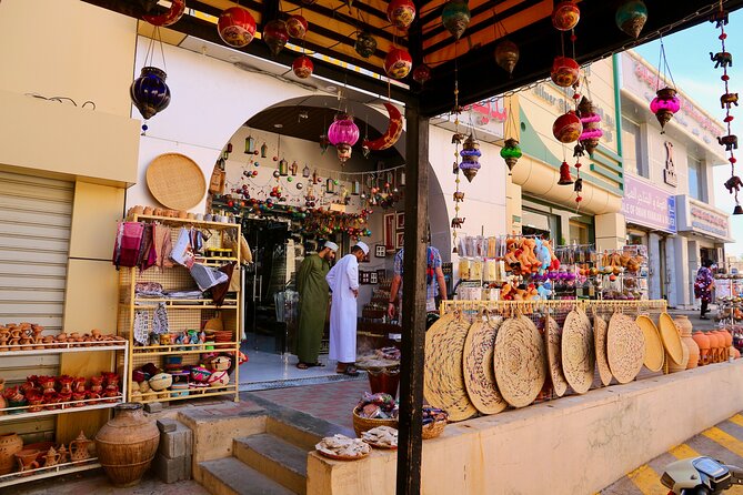 Enjoy the beauty of Fanja, Samail، Izki & Nizwa on a special trip - Samail stop: countryside air and the everyday rhythm of rural Oman
