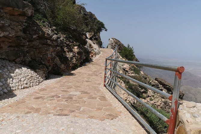 Explore Samhan Mountain - Half-Day Getaway with Lunch Included. - Stop 6: Zero Gravity Point in Hasheer Valley, Optical Illusion Finish
