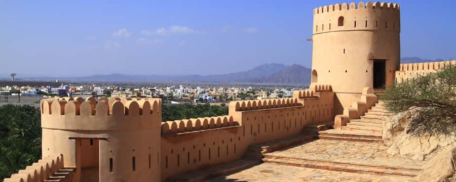 From Muscat: 4-Day Oman Highlights Tour - Day 1: Nakhl Fortress, Wadi Bani Awf, Jebel Shams, then Nizwa
