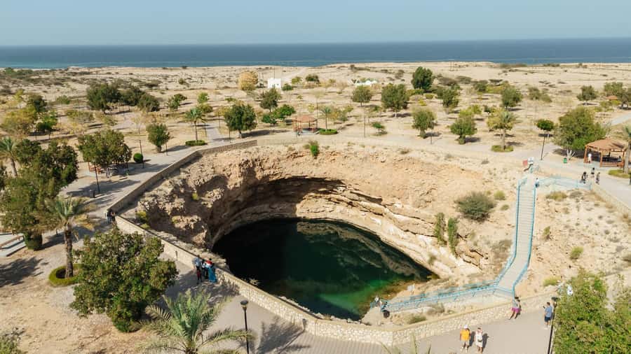 From Muscat: 6-Day Tour of City, Wadis, Desert & Mountains - Day-by-day rhythm: how the schedule feels in real life