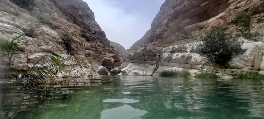 From Muscat: Guided Overnight Desert Camp Tour - Getting to the desert camp: what the handoff feels like
