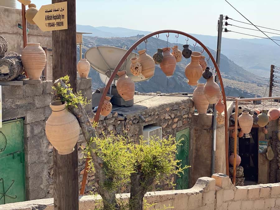 From Muscat: Nizwa & Al Hamra with Jebel Shams Night Stay - Timing, clothing, and small comforts that matter up high