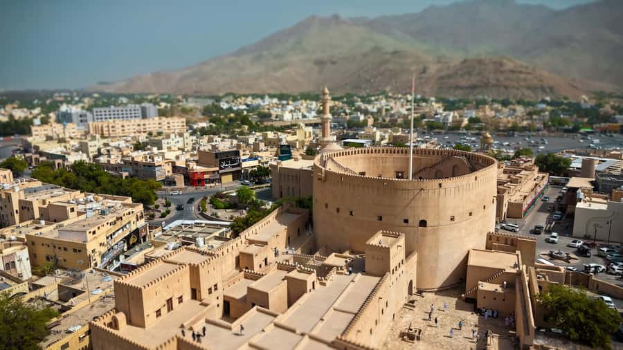 From Muscat: Nizwa and Jebel Akhdar Tour with Lunch - Nizwa Souq: crafts, silver jewelry, and a market that feels alive