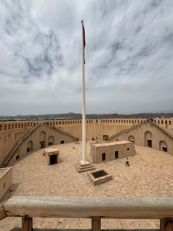 From Muscat: Nizwa and Jebel Shams Day Trip - Your guide really shapes the day