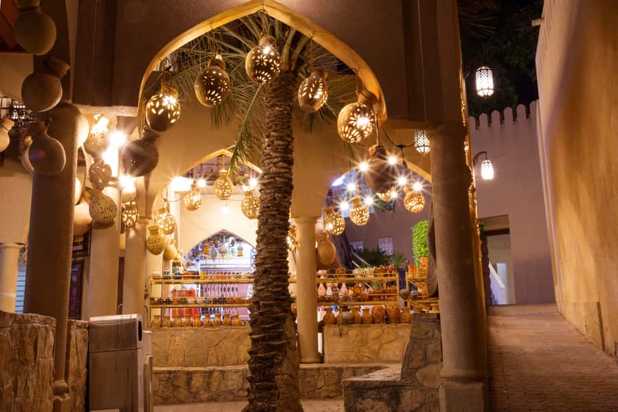 From Muscat: Nizwa Guided Tour with Optional Overnight Stay - Should you book this Nizwa guided night tour?