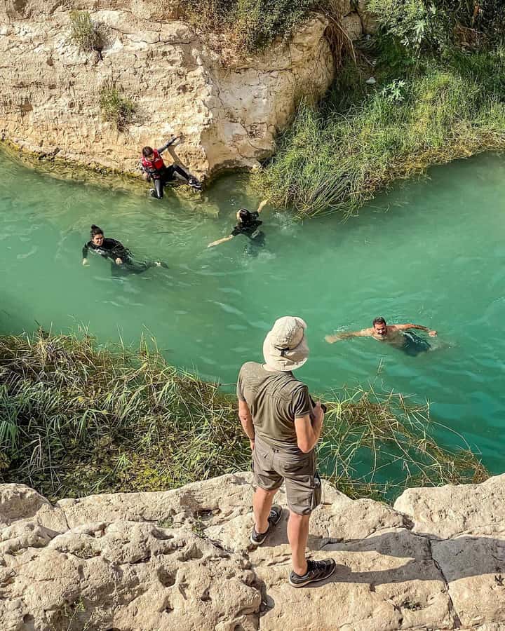 From Muscat:Private Wadi Shab and Bimmah SinkHole Tour - Picnic Time in Wadi Shab and a Break at Fins Beach