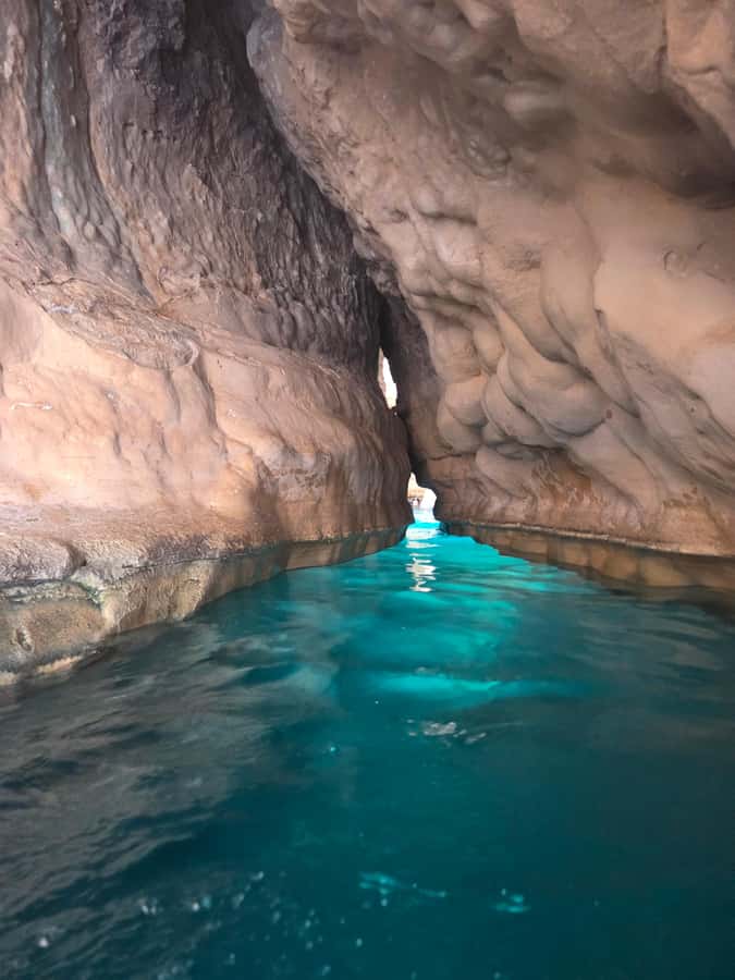 From Muscat: Wadi Shab Expedition - Timing, group size, and how the day stays comfortable