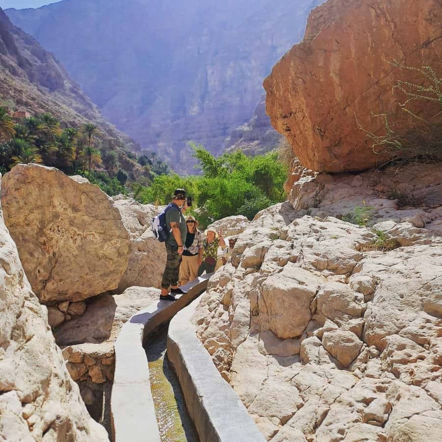 From Muscat: Wadi Shab Expedition - The Wadi Shab hike, what the trail is really like