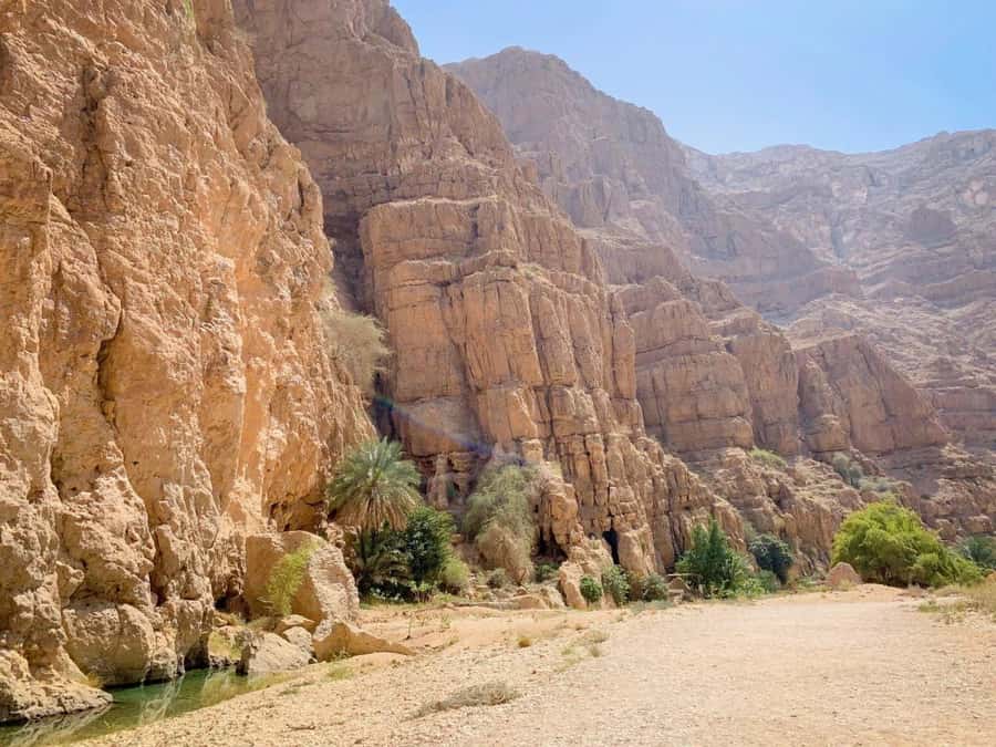 From Muscat: Wadi Shab & Sinkhole Private Tour & Free Lunch - What to pack and what to wear for a smoother day