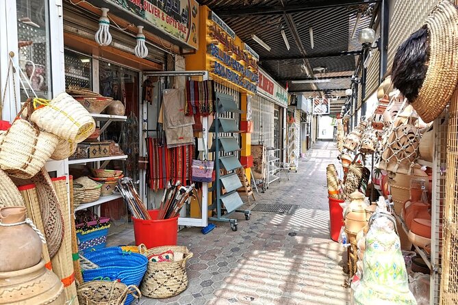 Full Day Nizwa & Jebel Akhdar Guided Tour - Guides, Pace, and the Little Things That Make the Day Feel Smooth
