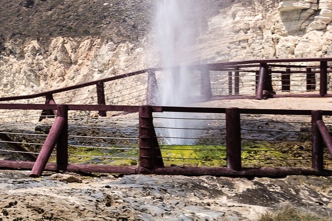 Full-Day Private Salalah West Tour with Lunch - Stop 1: Fazayah Beach, the westward road that feels like a viewpoint