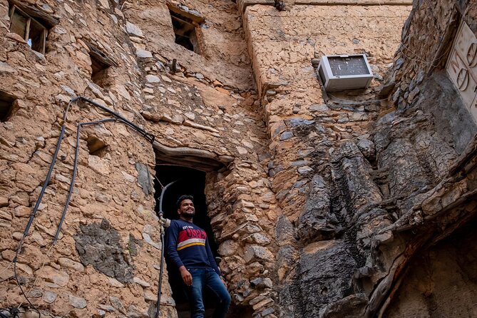 Full-day private tour- Nizwa and Jabal Akhdar - Your guide can make or break the day, and this one is strong