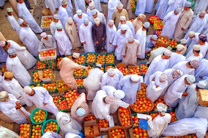 Full Day Private Tour to Nizwa and Jebel Shams from Muscat - Al Hamra: a lively 400-year-old town with ruins estimated up to 1000 years old