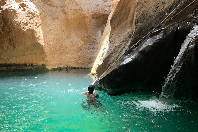Full Day Private Tour to Wadi Shab and Bimmah Sinkhole - Guide Quality and Safety: The Human Part You Should Actually Pay For