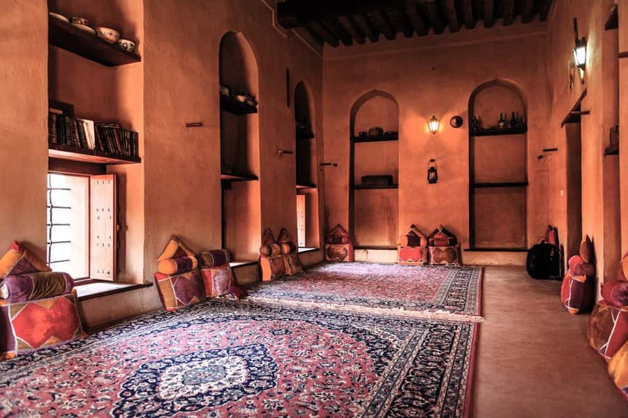 Full-Day Tour in Oman: Enchanting Forts of Nizwa and Jabreen - How the 8-hour pacing works, and why a small group helps