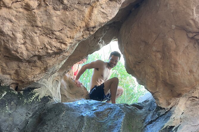 Full Day Wadi Shab And Bimah Sinkhole with Pick Up Included - Bimmah Sinkhole: A Quick Stop With Real Omani Geology