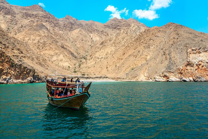 Half Day Dhow cruise to Telegraph Island (Shore excursions) - What happens on board: meals, refreshments, and crew energy