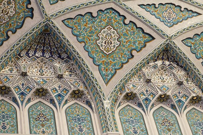 Half-Day Private Muscat City Tour 4 Hours - Mutrah Souq, spices, crafts, and easy shopping time