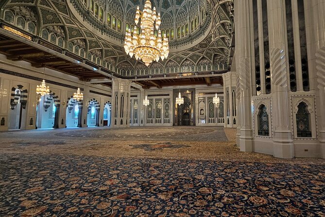 Half Day Private Muscat City Tour - Mutrah Souq: khanqar details, gold and silver traditions