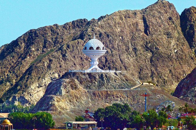 Half-Day Private Tour in Muscat - Sultan Qaboos Grand Mosque in the morning: the timing detail that matters