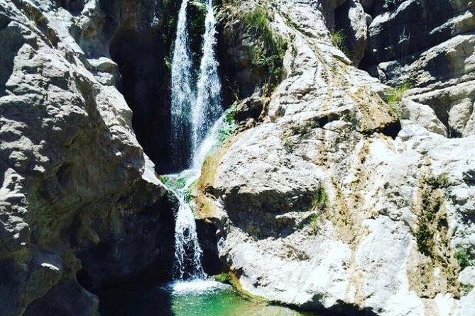 Hidden Gems of Oman: Sinkhole, Fins Beach & Wadi Tiwi Adventure - Price and Value: What You’re Paying For (and What You’re Not)