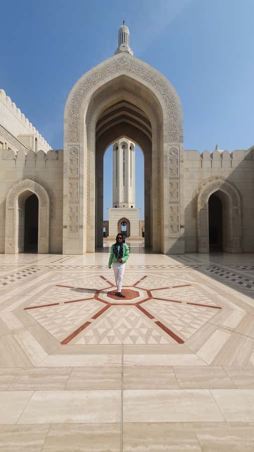 Highlights of Muscat city tour in private car with guide - How pickup, the guide, and the car work in Muscat