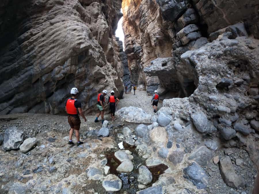 Jebel Shams: Full Day Adventure Tour through Snake Canyon - Group size and guide style: why it feels safe and not chaotic