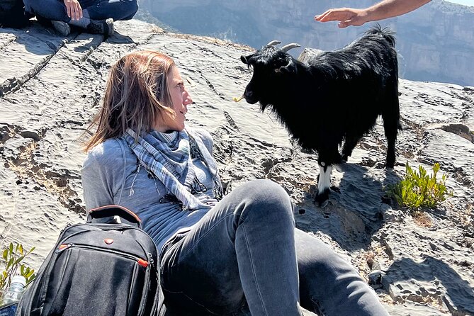Jebel Shams summit W4 - Who should book Jebel Shams W4, and who should consider a different trip