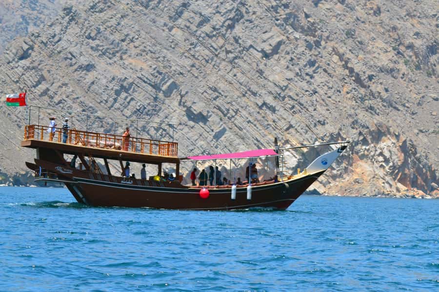 Khasab: Dolphin Watching Day Tour with Snorkeling & Lunch - Dolphin watching: how you improve your odds with the crew’s choices