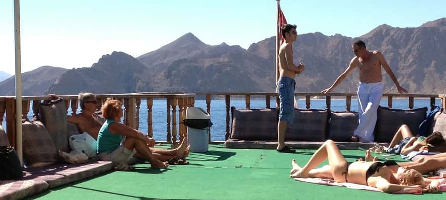 Musandam Khasab Full-Day Cruise with Transfers & Lunch - Time after lunch: more swimming, more views