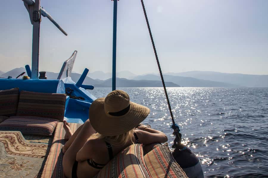 Musandam Khasab Full-Day Cruise with Transfers & Lunch - What to pack: your real checklist for a fjord-and-water day