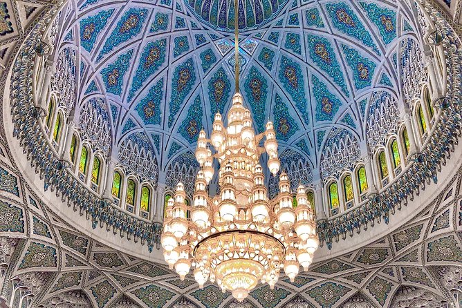 Muscat: City Highlights Experience with Transfer - Stop 3, Mutrah Souq: Local Life, Spices, and the Art of Bargaining
