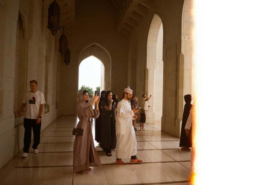 Muscat: City Highlights Tour with Optional Transfers - Sultan Qaboos Grand Mosque: Dress Code First, Awe Second