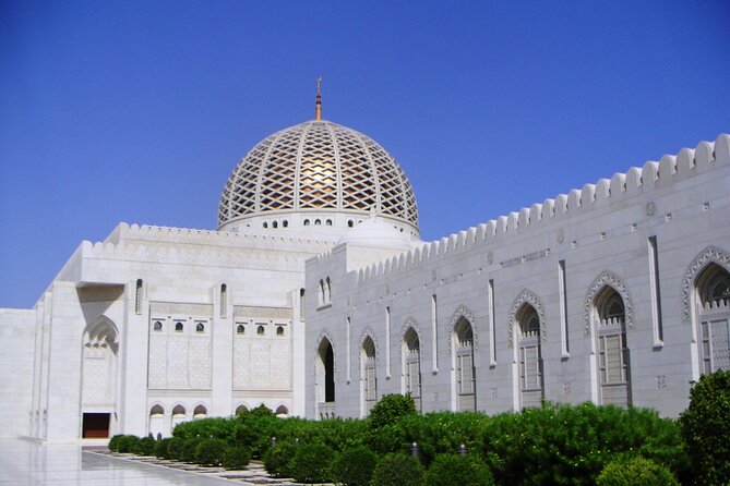 Muscat City Sightseeing Tour - A Fascinating Capital - Sultan Qaboos Grand Mosque, Where the Details Matter (Dress Code Too)